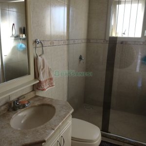 Casa com 338m², 3 dormitórios, 2 vagas, no bairro Arco Baleno em Caxias do Sul para Comprar