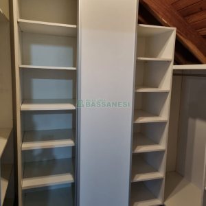 Casa com 195m², 3 dormitórios, 2 vagas, no bairro Galópolis em Caxias do Sul para Comprar