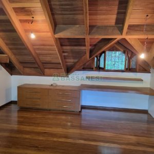 Casa com 195m², 3 dormitórios, 2 vagas, no bairro Galópolis em Caxias do Sul para Comprar