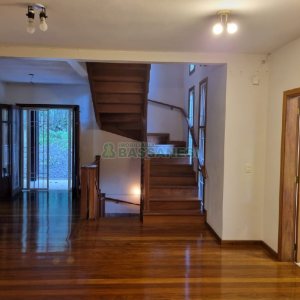 Casa com 195m², 3 dormitórios, 2 vagas, no bairro Galópolis em Caxias do Sul para Comprar