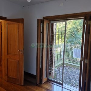 Casa com 195m², 3 dormitórios, 2 vagas, no bairro Galópolis em Caxias do Sul para Comprar