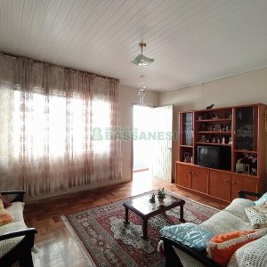 Casa com 92m², 3 dormitórios, no bairro Rio Branco em Caxias do Sul para Alugar