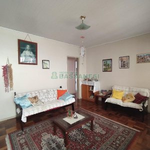 Casa com 92m², 3 dormitórios, no bairro Rio Branco em Caxias do Sul para Alugar