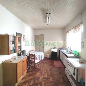 Casa com 92m², 3 dormitórios, no bairro Rio Branco em Caxias do Sul para Alugar