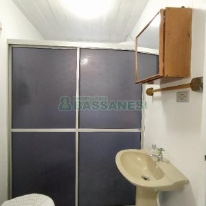 Casa com 99m², 2 dormitórios, 2 vagas, no bairro Cidade Nova em Caxias do Sul para Comprar