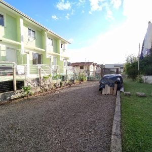 Casa com 99m², 2 dormitórios, 2 vagas, no bairro Cidade Nova em Caxias do Sul para Comprar