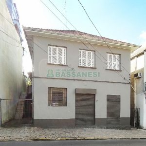 Casa com 80m², 2 dormitórios, no bairro Centro em Caxias do Sul para Alugar