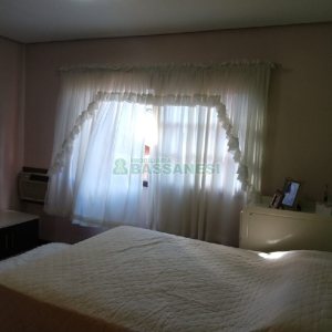 Casa com 246m², 6 dormitórios, 4 vagas, no bairro Cruzeiro em Caxias do Sul para Comprar