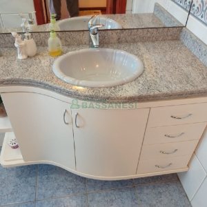 Casa com 246m², 6 dormitórios, 4 vagas, no bairro Cruzeiro em Caxias do Sul para Comprar