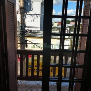 Casa com 246m², 6 dormitórios, 4 vagas, no bairro Cruzeiro em Caxias do Sul para Comprar