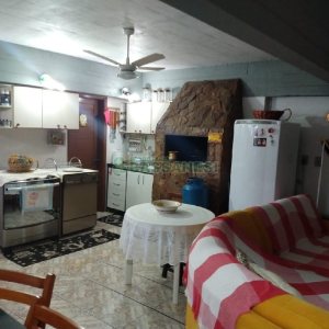 Casa com 246m², 6 dormitórios, 4 vagas, no bairro Cruzeiro em Caxias do Sul para Comprar