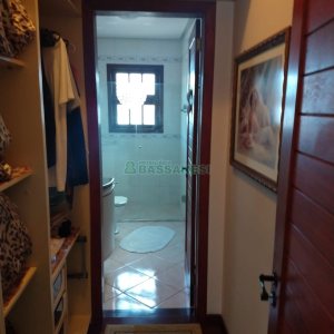 Casa com 246m², 6 dormitórios, 4 vagas, no bairro Cruzeiro em Caxias do Sul para Comprar