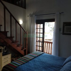 Casa com 246m², 6 dormitórios, 4 vagas, no bairro Cruzeiro em Caxias do Sul para Comprar