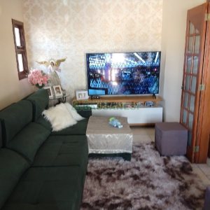 Casa com 246m², 6 dormitórios, 4 vagas, no bairro Cruzeiro em Caxias do Sul para Comprar