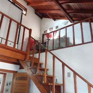 Casa com 246m², 6 dormitórios, 4 vagas, no bairro Cruzeiro em Caxias do Sul para Comprar