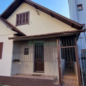 Casa com 100m², 5 dormitórios, no bairro Lourdes em Caxias do Sul para Comprar
