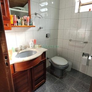 Casa com 100m², 5 dormitórios, no bairro Lourdes em Caxias do Sul para Comprar