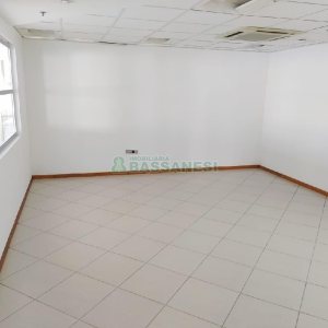 Sala com 455m², 8 vagas, no bairro Sanvitto em Caxias do Sul para Alugar