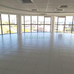 Sala com 455m², 8 vagas, no bairro Sanvitto em Caxias do Sul para Alugar