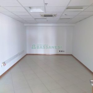 Sala com 455m², 8 vagas, no bairro Sanvitto em Caxias do Sul para Alugar