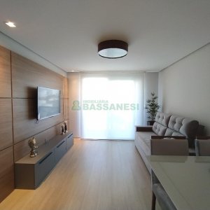 Apto Mobiliado com 54m², 1 dormitório, 2 vagas, no bairro Centro em Caxias do Sul para Alugar