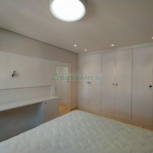 Apto Mobiliado com 54m², 1 dormitório, 2 vagas, no bairro Centro em Caxias do Sul para Alugar