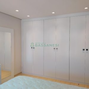 Apto Mobiliado com 54m², 1 dormitório, 2 vagas, no bairro Centro em Caxias do Sul para Alugar