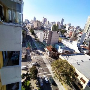 Apto Mobiliado com 54m², 1 dormitório, 2 vagas, no bairro Centro em Caxias do Sul para Alugar
