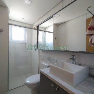 Apto Mobiliado com 54m², 1 dormitório, 2 vagas, no bairro Centro em Caxias do Sul para Alugar