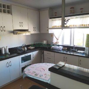 Casa Mobiliada com 130m², 2 dormitórios, 2 vagas, no bairro Presidente Vargas em Caxias do Sul para Comprar