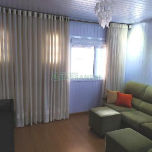 Casa Mobiliada com 130m², 2 dormitórios, 2 vagas, no bairro Presidente Vargas em Caxias do Sul para Comprar