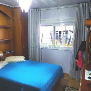 Casa Mobiliada com 130m², 2 dormitórios, 2 vagas, no bairro Presidente Vargas em Caxias do Sul para Comprar