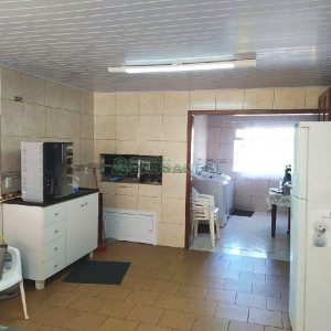 Casa Mobiliada com 130m², 2 dormitórios, 2 vagas, no bairro Presidente Vargas em Caxias do Sul para Comprar