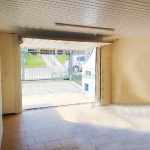 Casa Mobiliada com 130m², 2 dormitórios, 2 vagas, no bairro Presidente Vargas em Caxias do Sul para Comprar