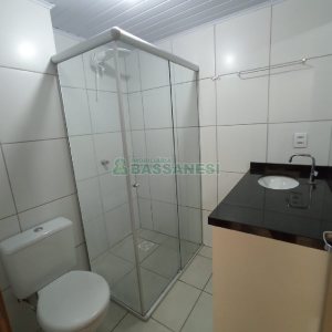 Apartamento com 52m², 2 dormitórios, 1 vaga, no bairro Charqueadas em Caxias do Sul para Alugar