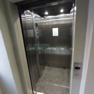 Apartamento com 52m², 2 dormitórios, 1 vaga, no bairro Charqueadas em Caxias do Sul para Alugar