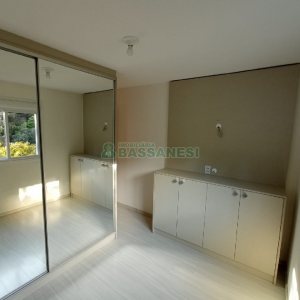 Apartamento com 52m², 2 dormitórios, 1 vaga, no bairro Charqueadas em Caxias do Sul para Alugar