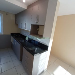 Apartamento com 52m², 2 dormitórios, 1 vaga, no bairro Charqueadas em Caxias do Sul para Alugar