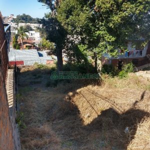 Terreno com 360m², no bairro Arco Baleno em Caxias do Sul para Comprar