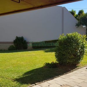 Casa, 3 dormitórios, 4 vagas, no bairro Petrópolis em Caxias do Sul para Comprar