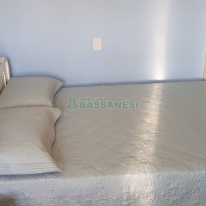 Casa, 3 dormitórios, 4 vagas, no bairro Petrópolis em Caxias do Sul para Comprar