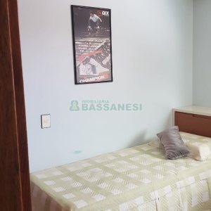 Casa, 3 dormitórios, 4 vagas, no bairro Petrópolis em Caxias do Sul para Comprar