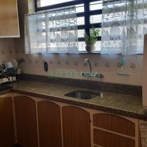 Casa, 3 dormitórios, 4 vagas, no bairro Petrópolis em Caxias do Sul para Comprar
