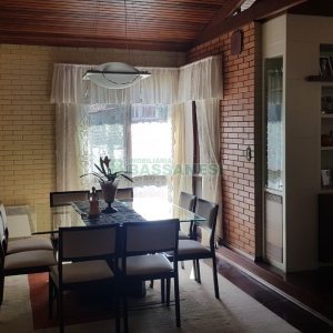 Casa, 3 dormitórios, 4 vagas, no bairro Petrópolis em Caxias do Sul para Comprar