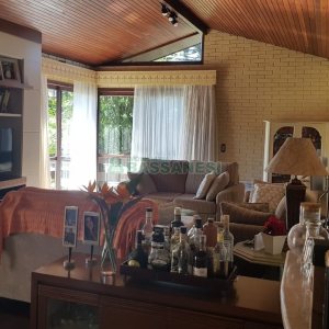 Casa, 3 dormitórios, 4 vagas, no bairro Petrópolis em Caxias do Sul para Comprar