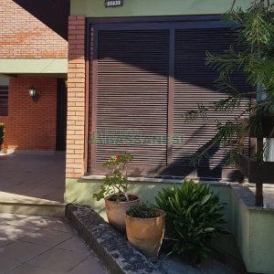 Casa, 3 dormitórios, 4 vagas, no bairro Petrópolis em Caxias do Sul para Comprar