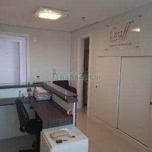 Sala com 34m², no bairro Villagio Iguatemi em Caxias do Sul para Comprar