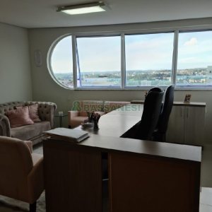 Sala com 34m², no bairro Villagio Iguatemi em Caxias do Sul para Comprar