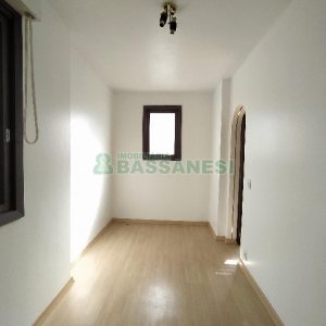 Apartamento com 113m², 3 dormitórios, 1 vaga, no bairro Centro em Caxias do Sul para Comprar