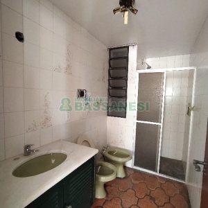 Apartamento com 113m², 3 dormitórios, 1 vaga, no bairro Centro em Caxias do Sul para Comprar